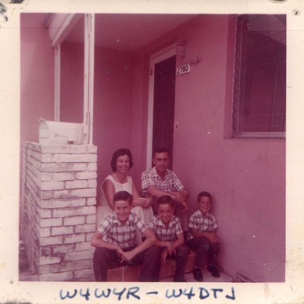 W4WYR - Evelyn D. Gauzens W4WYR - Evelyn D. Gauzens