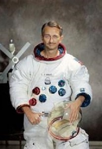 W5LFL - Owen K. Garriott W5LFL - Owen K. Garriott