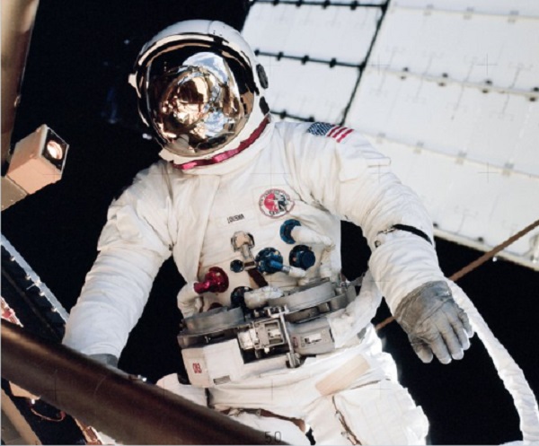 W5LFL - Owen K. Garriott W5LFL - Owen K. Garriott