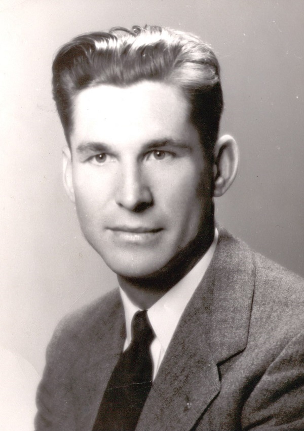 W7BUW - John R. 'Dick' Borton W7BUW - John R. 'Dick' Borton